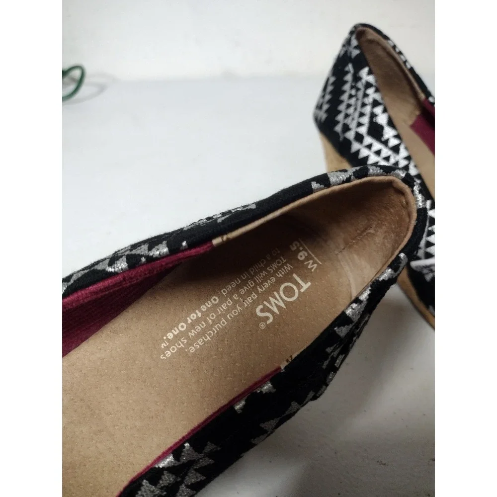 TOMS Womens Black Silver Geometric Triangle Cork Wedge Peep Toe Sandals Size 9.5